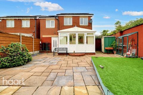 4 bedroom detached house for sale, Clayton Road, Hunslet