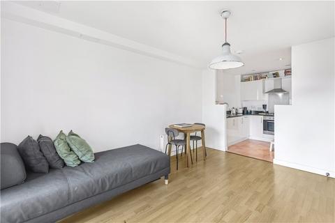 Flat 5, 4 Triangle Road, London, E8 3SP