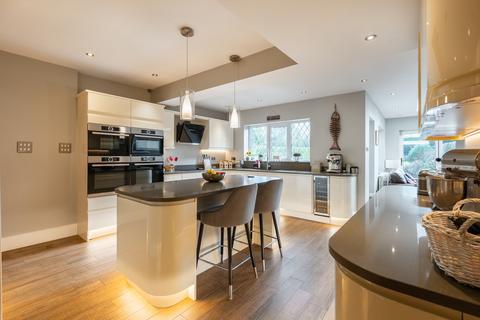 4 bedroom detached house for sale, Lea Green Lane, Wythall, Worcestershire, B47