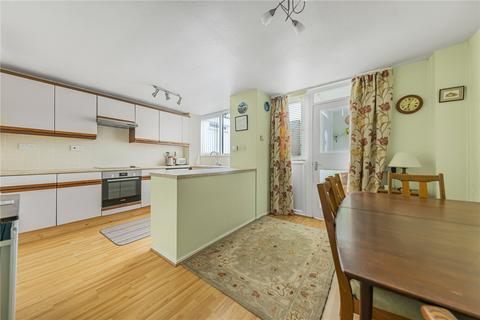 18 Lakes Road, Keston, BR2 6BN