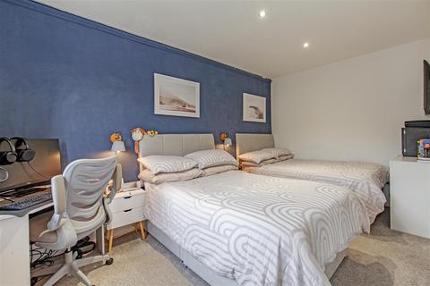 24 Michlow Drive, Bradwell, Hope Valley, S33 9GA