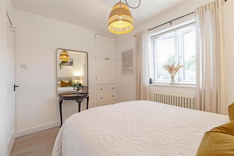 24 Michlow Drive, Bradwell, Hope Valley, S33 9GA