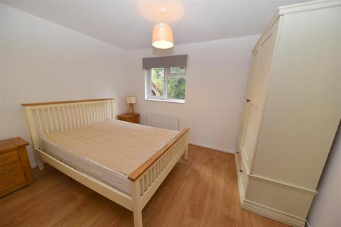 84 Fredas Grove, Harborne, Birmingham, B17 0SY