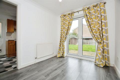 3 bedroom semi-detached house for sale, Dentons Way, Hibaldstow, Brigg