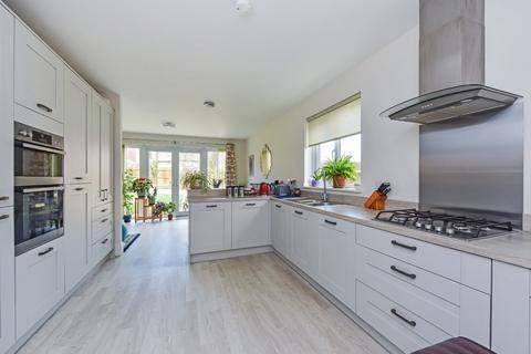 4 bedroom detached house for sale, Hop Fields, Alton, East Hampshire