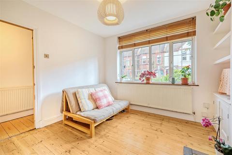 16 Perth Road, London, E10 7PB