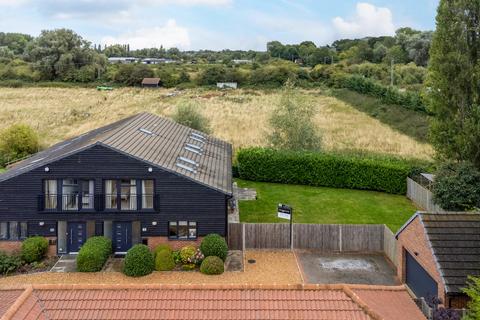 3 bedroom barn conversion for sale, Bedford Road, Bedford, Cople MK44 3TR