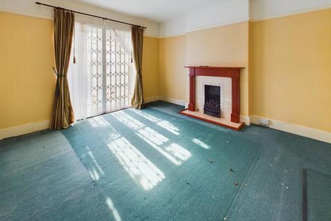 110 Stroud Road, Gloucester, GL1 5JN