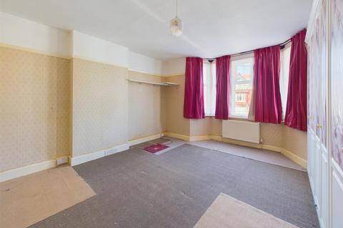 110 Stroud Road, Gloucester, GL1 5JN