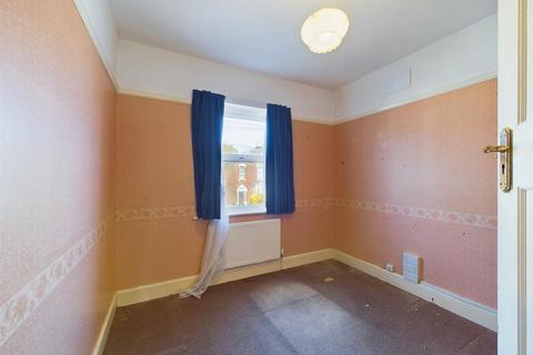 110 Stroud Road, Gloucester, GL1 5JN