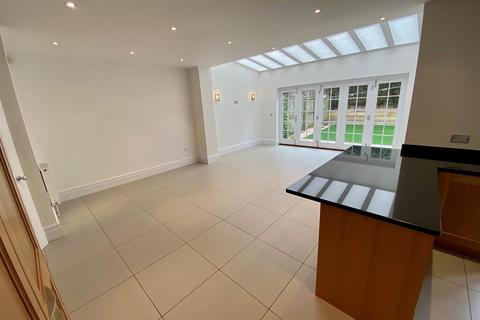 4 bedroom townhouse to rent, Quarrymans View, Timperley WA15