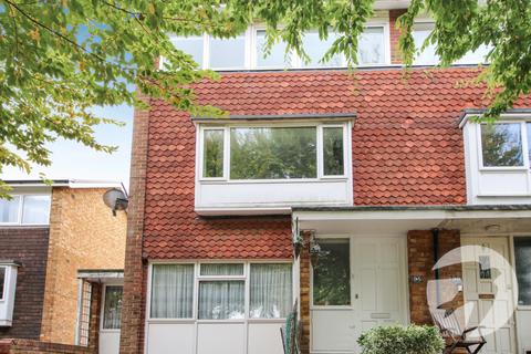 2 bedroom maisonette for sale, Oakways, London, SE9