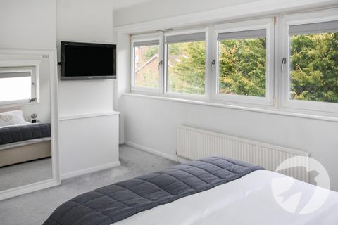 98 Oakways, Eltham, London, SE9 2NZ