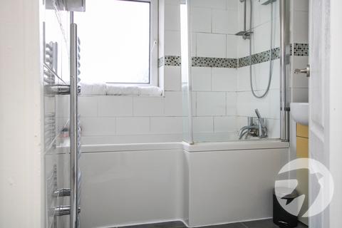 98 Oakways, Eltham, London, SE9 2NZ