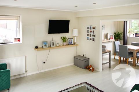 98 Oakways, Eltham, London, SE9 2NZ