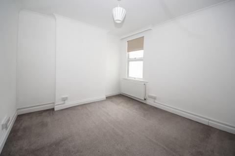 1 bedroom in a house share to rent, Brownlow Road, London, N11