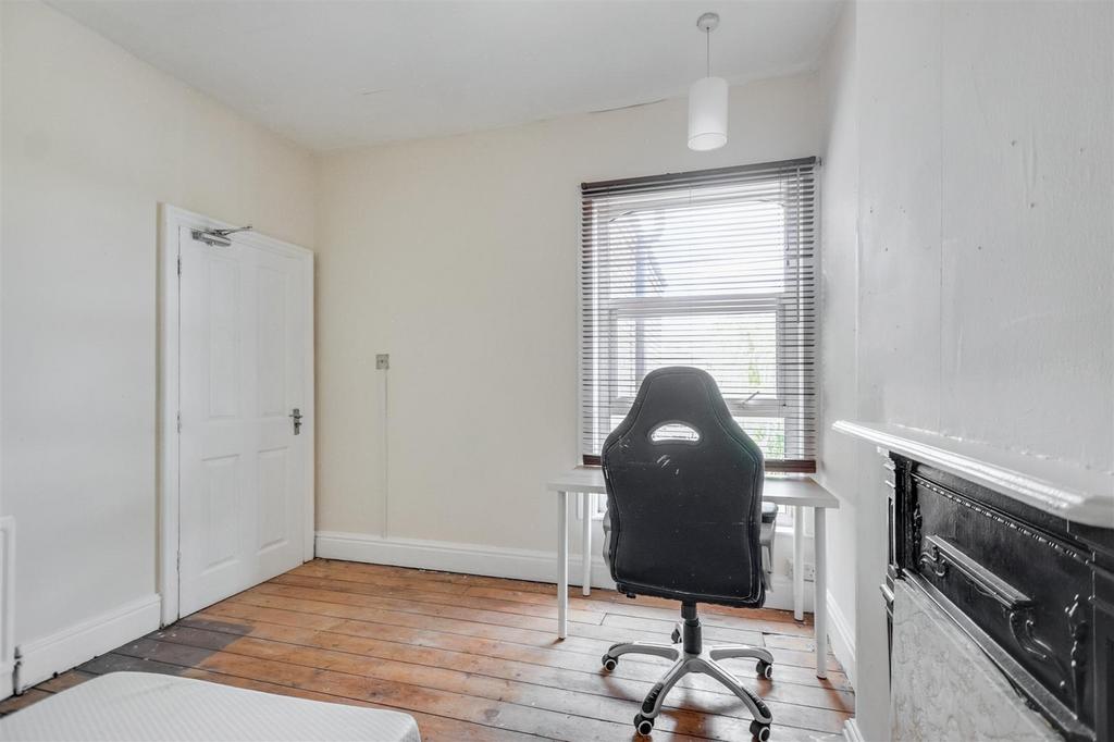Bedroom 2 2.jpeg