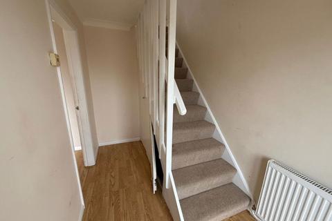 3 bedroom semi-detached house to rent, Lancaster Road, Rothwell