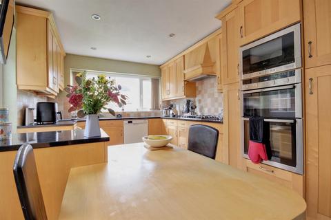 4 bedroom detached house for sale, Lloyds Close, South Cave, Brough