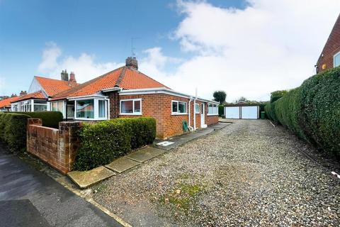 2 bedroom semi-detached bungalow for sale, Stanley Avenue, Hornsea