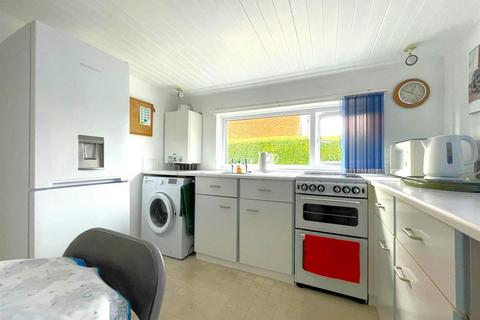 2 bedroom semi-detached bungalow for sale, Stanley Avenue, Hornsea