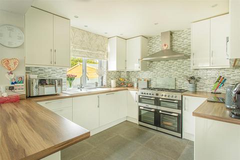 4 bedroom detached house for sale, Damy Green, Neston