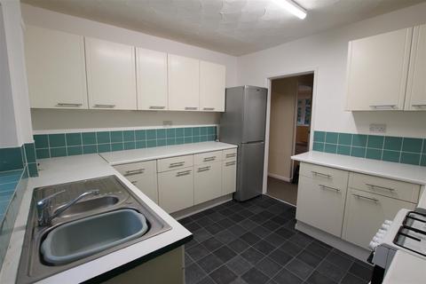 2 bedroom bungalow to rent, Ainsworth Avenue, Bolton BL6