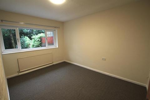 2 bedroom bungalow to rent, Ainsworth Avenue, Bolton BL6