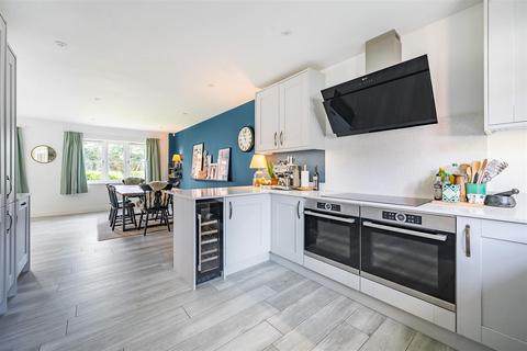 4 bedroom semi-detached house for sale, Chiltern Hills Close, Aldbury, Tring