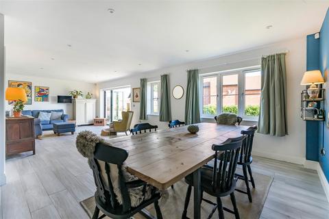 4 bedroom semi-detached house for sale, Chiltern Hills Close, Aldbury, Tring