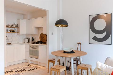 2 bedroom flat to rent, Gloucester Terrace, London, W2