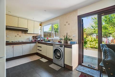 3 bedroom terraced house for sale, Saltash Road, IG6 2NL