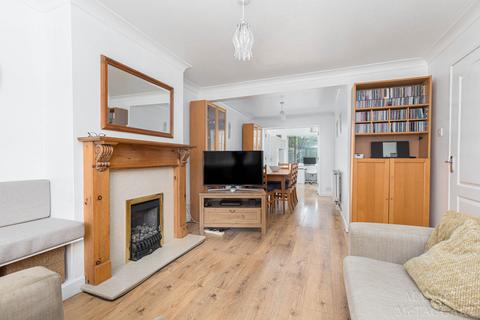 17 Akehurst Close, Copthorne, Crawley, RH10 3QQ