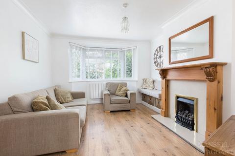 17 Akehurst Close, Copthorne, Crawley, RH10 3QQ