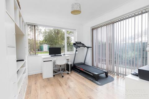 17 Akehurst Close, Copthorne, Crawley, RH10 3QQ