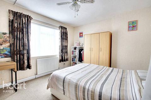 2 bedroom end of terrace house for sale, Lime Grove, Hayes