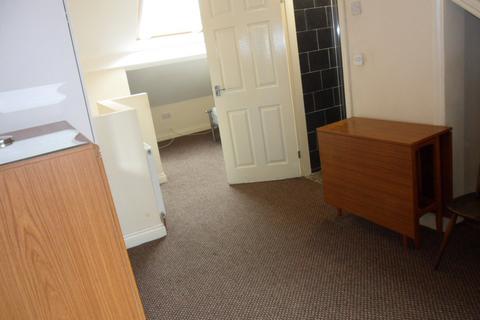 Studio to rent, Radford Road, Radford CV6