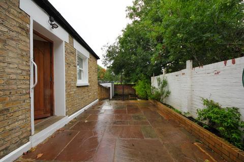 1 bedroom flat to rent, Rosemont Road, W3