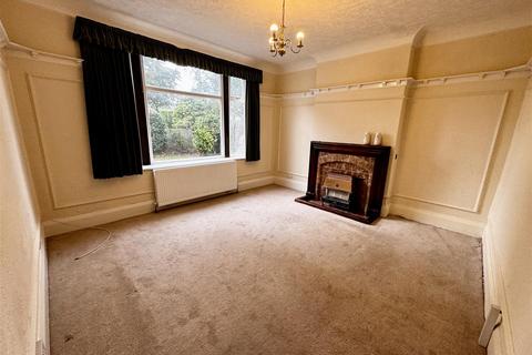 3 bedroom semi-detached house to rent, Rocks Road, Savile Park, Halifax