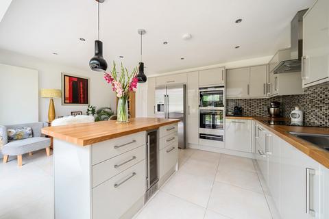 46 Padbrook, Oxted, RH8 0DZ