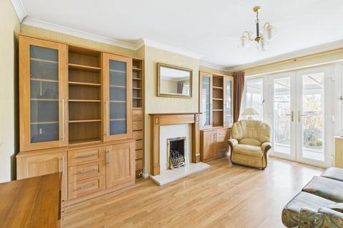 2 bedroom bungalow for sale, High Drive, Berg Estate, Basingstoke, RG22