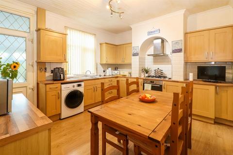 2 bedroom semi-detached house for sale, Church Lane, Wakefield WF1