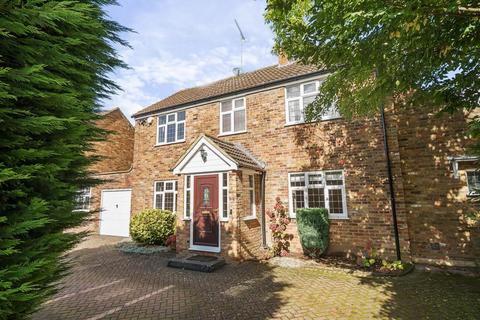 4 bedroom link detached house for sale, Calder Avenue, Hertfordshire AL9