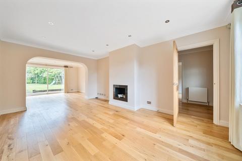 4 bedroom link detached house for sale, Calder Avenue, Hertfordshire AL9