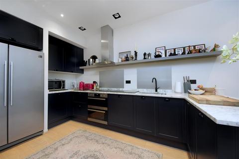 4 bedroom end of terrace house for sale, Drayton Grove, W13