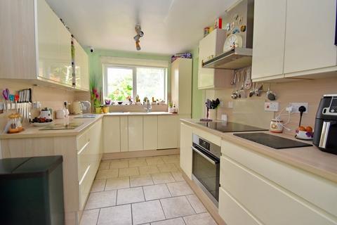 Waydown Chambrai Close, Appleford, Abingdon, OX14 4NT