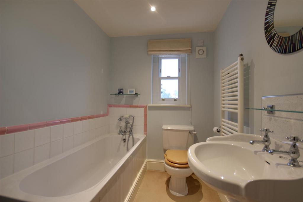 En suite Bathroom