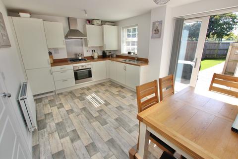 3 bedroom terraced house for sale, Dorman Avenue North, Aylesham, Canterbury