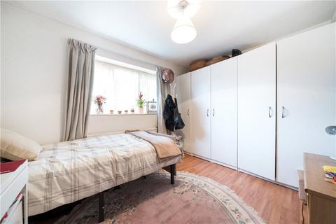 25 Peal Gardens, London, W13 0BA