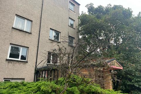 2 bedroom flat to rent, Greenrigg Road, Glasgow G67